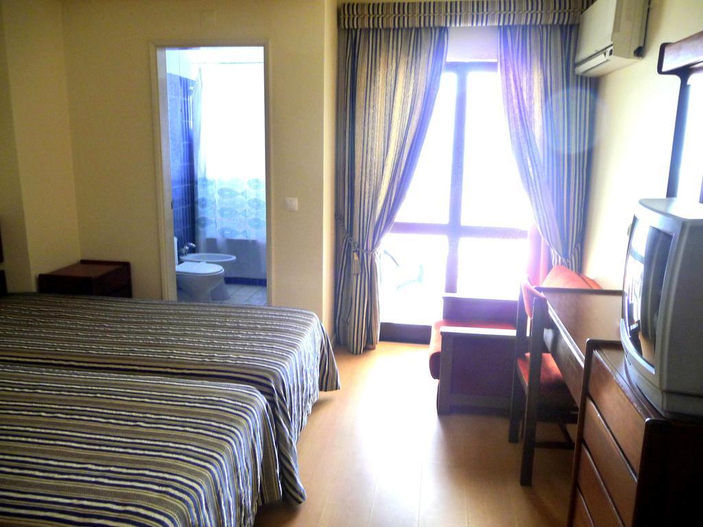 Hotel Tamargueira 피게이라다포즈 객실 사진