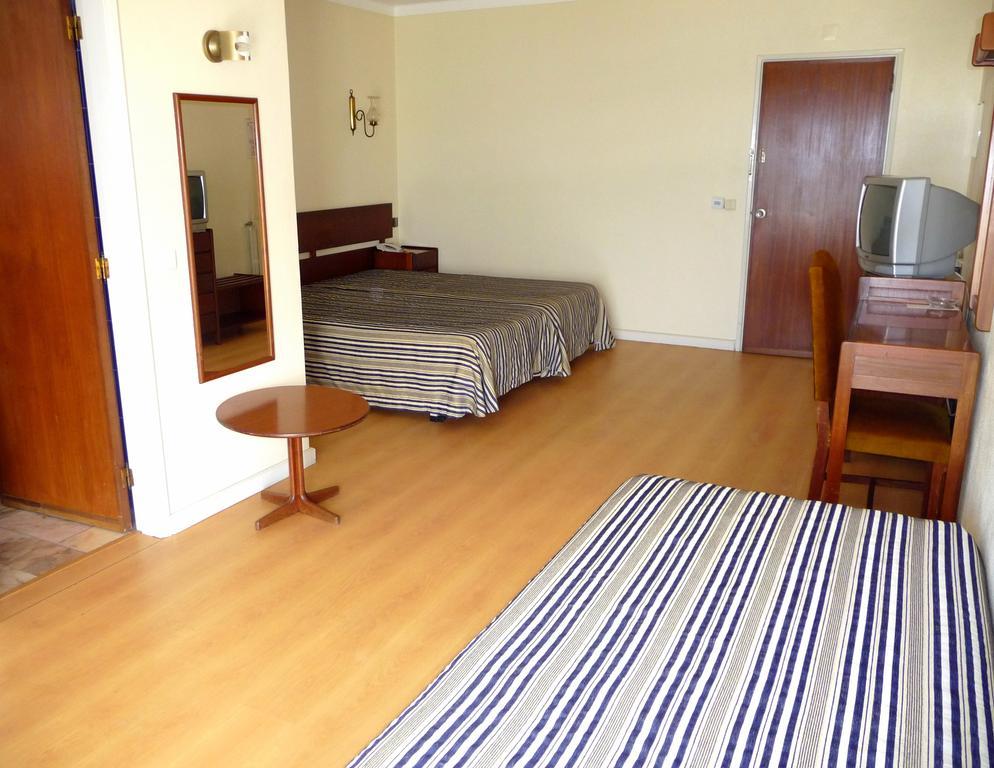 Hotel Tamargueira 피게이라다포즈 객실 사진