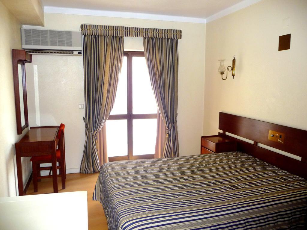 Hotel Tamargueira 피게이라다포즈 객실 사진
