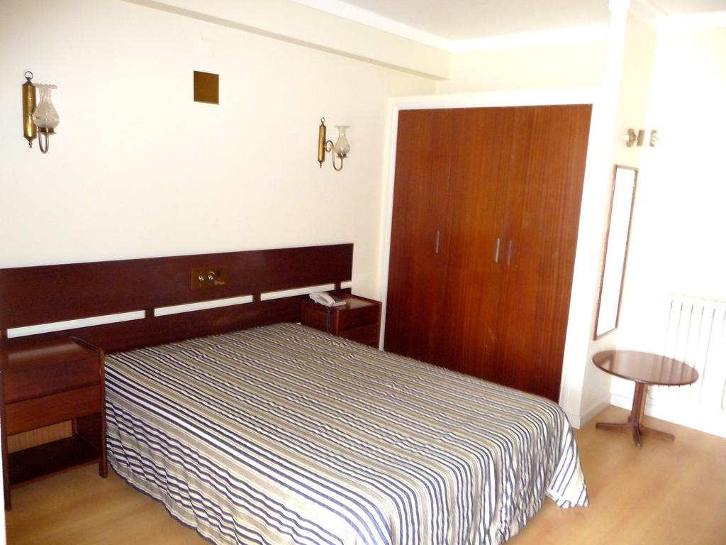 Hotel Tamargueira 피게이라다포즈 객실 사진